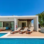 Jacks Place Playablanca Pool וילה