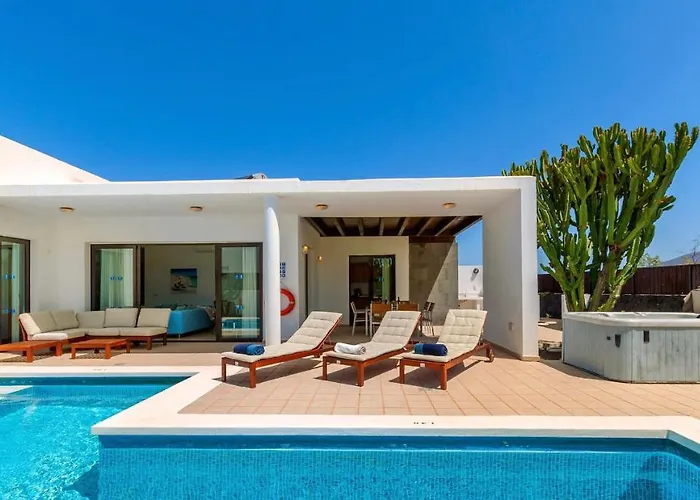 Jacks Place Playablanca Pool Βίλα